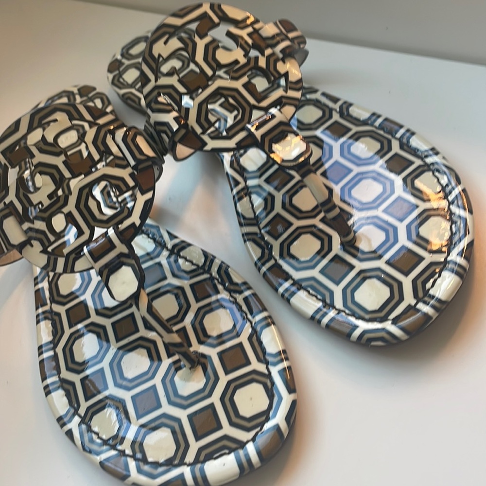 Beautiful flat worn ones in great condition